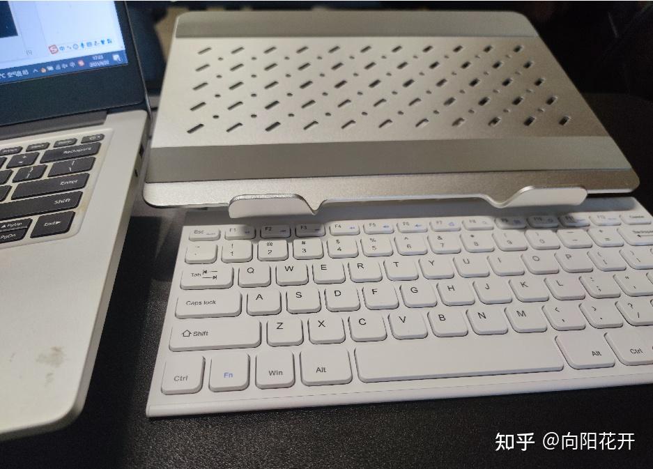 升降桌选购指南_如何选择合适的升降桌_升降货梯是依据如何核算呢