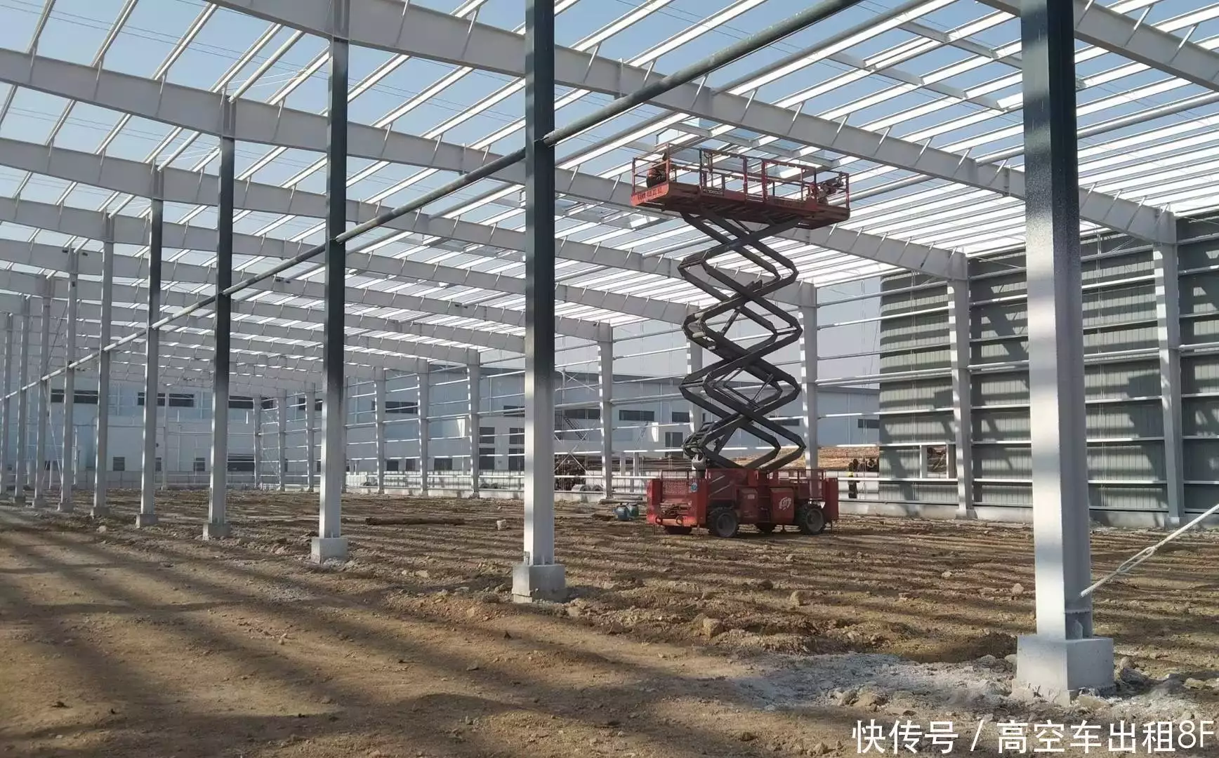 全新产品:省点血汗钱吧！租对曲臂高空车，效率翻倍成本减半