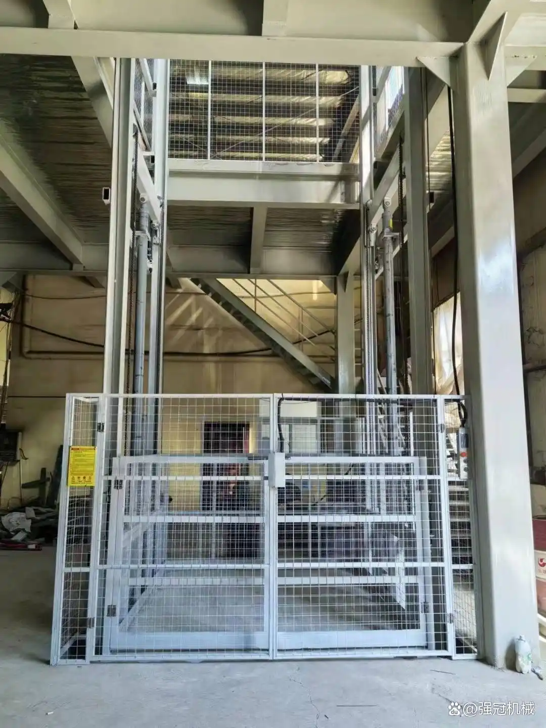 液压货梯工作原理_液压货梯安全规范_升降货梯的钢丝如何更换